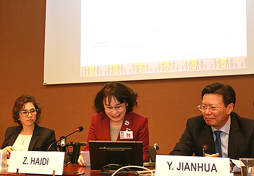 圖為在人權(quán)理事會第40屆會議框架下殘疾人主題會議發(fā)言