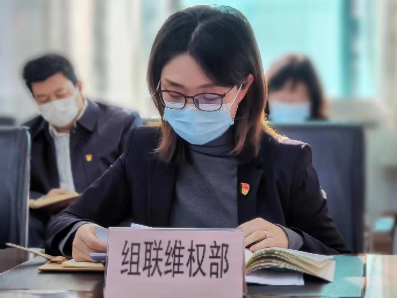 圖為省殘聯(lián)組聯(lián)維權(quán)部主任雷霄發(fā)言