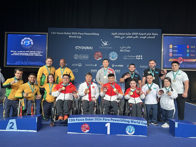 圖為混合團(tuán)體頒獎(jiǎng)現(xiàn)場(chǎng)