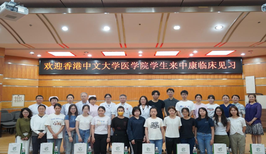 圖為歡迎儀式全體人員合影