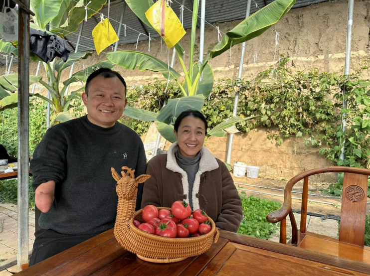 圖為張海楠與妻子